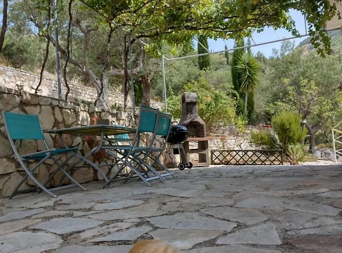 Ithakihouse Ii *